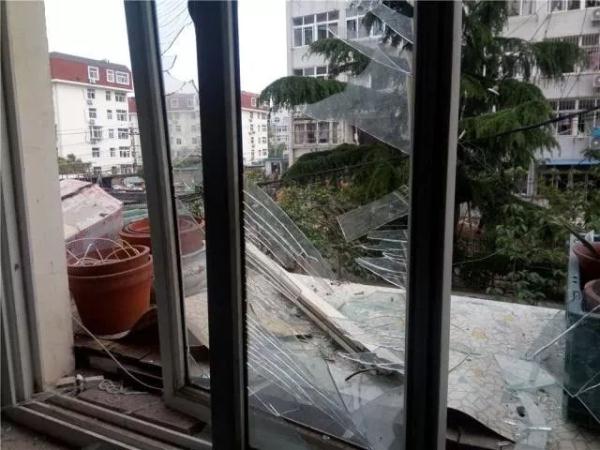 突發(fā)！青島一居民樓發(fā)生爆燃！已造1人死亡，7人受傷！3公里外有震感…