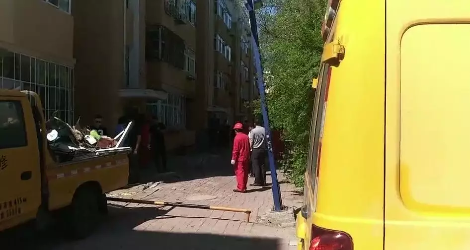 今晨，大慶經(jīng)五街2-41號樓二單元一樓發(fā)生燃氣爆炸！